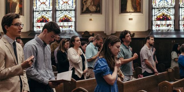 Aux Etats-Unis, l’Eglise catholique fait le plein de jeunes recrues