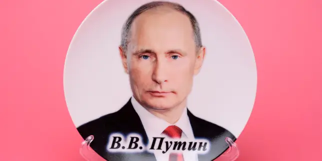 « Le Tsar en personne » : « Le Monde » publie les extraits de l’enquête choc sur le quart de siècle de Vladimir Poutine au pouvoir